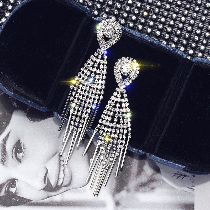 Đôi Khuyên Tai Dài Phối Tua Rua Thời Trang Cho Nữ