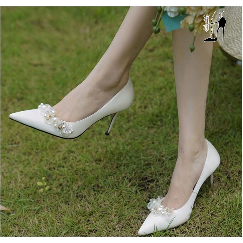 Giày cưới đẹp dành cho cô dâu, chế tác handmade tỉ mỉ,cẩn thận- Hoa Nhí