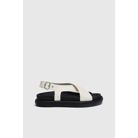 Dép nữ quai chéo Pull&bear màu trắng