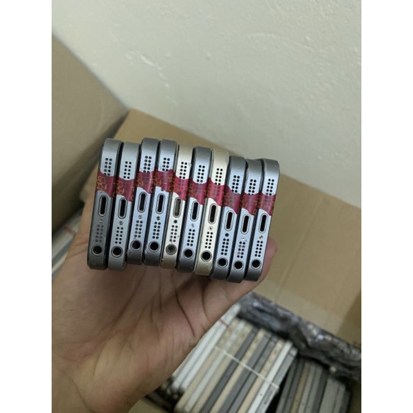 Điện thoại ip 5s Quốc tế ,đẹp keng,mượt mà ,vân tay nhạy cứng cáp nhỏ ,gọn. | BigBuy360 - bigbuy360.vn