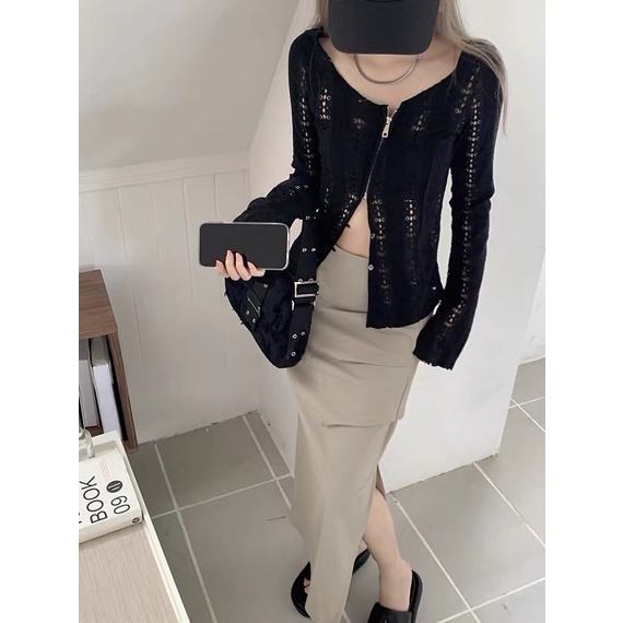 「MOTEL7」 Váy Yếm Xếp Ly Dáng Dài Qua Gối Ôm Dáng Phong Cách Retro Mỹ + Áo Khoác Cardigan Rỗng Chống Nắng Dễ Phối Đồ Cho Nữ Có Sẵn