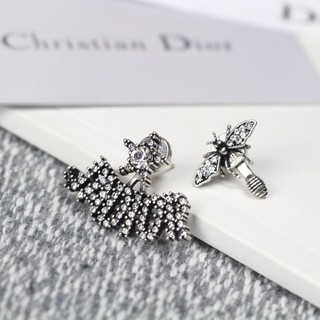 Khuyên tai nữ trang tạo hình độc đáo