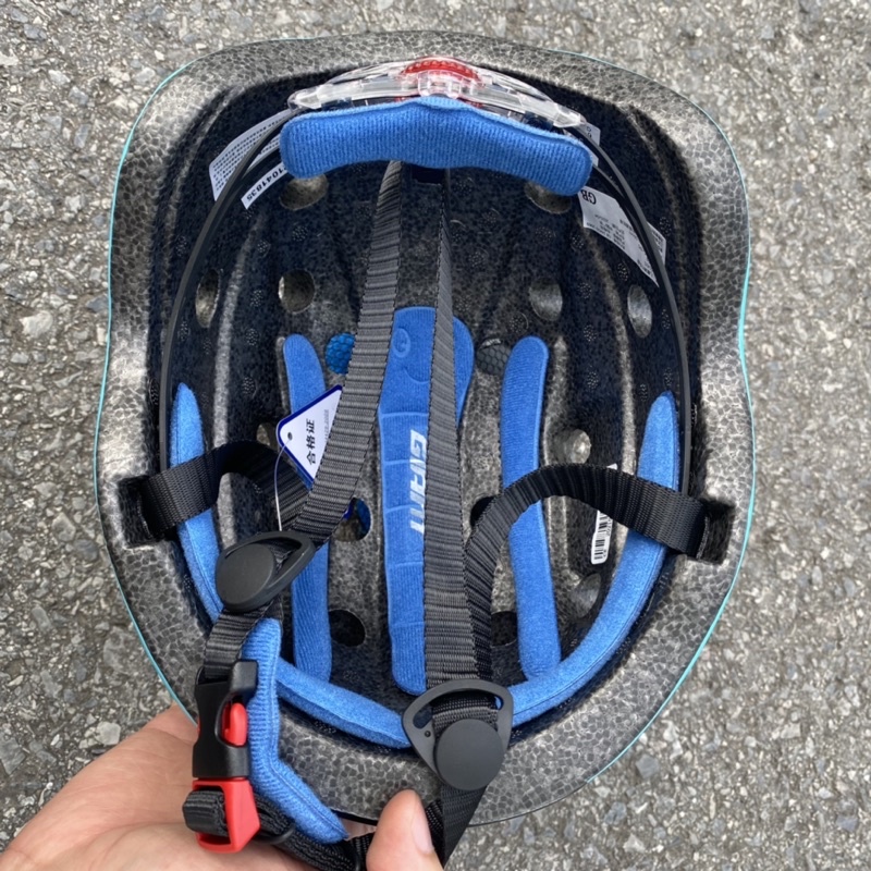 Set Mũ bảo hiểm và bảo vệ tay chân xe đạp trẻ em GIANT G1431