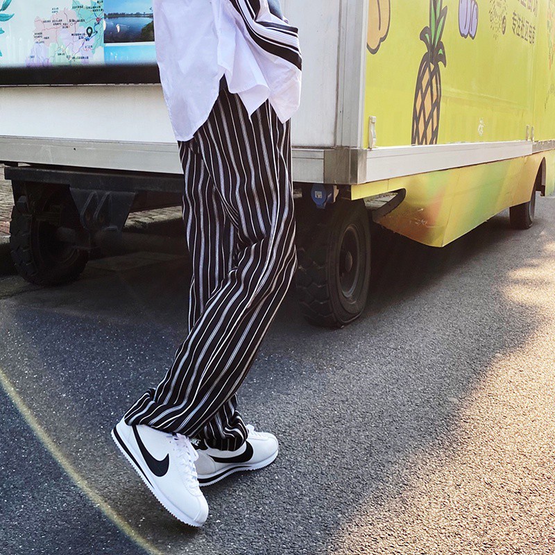 Quần ống rộng họa tiết kẻ sọc phong cách Hàn Quốc dành cho nam