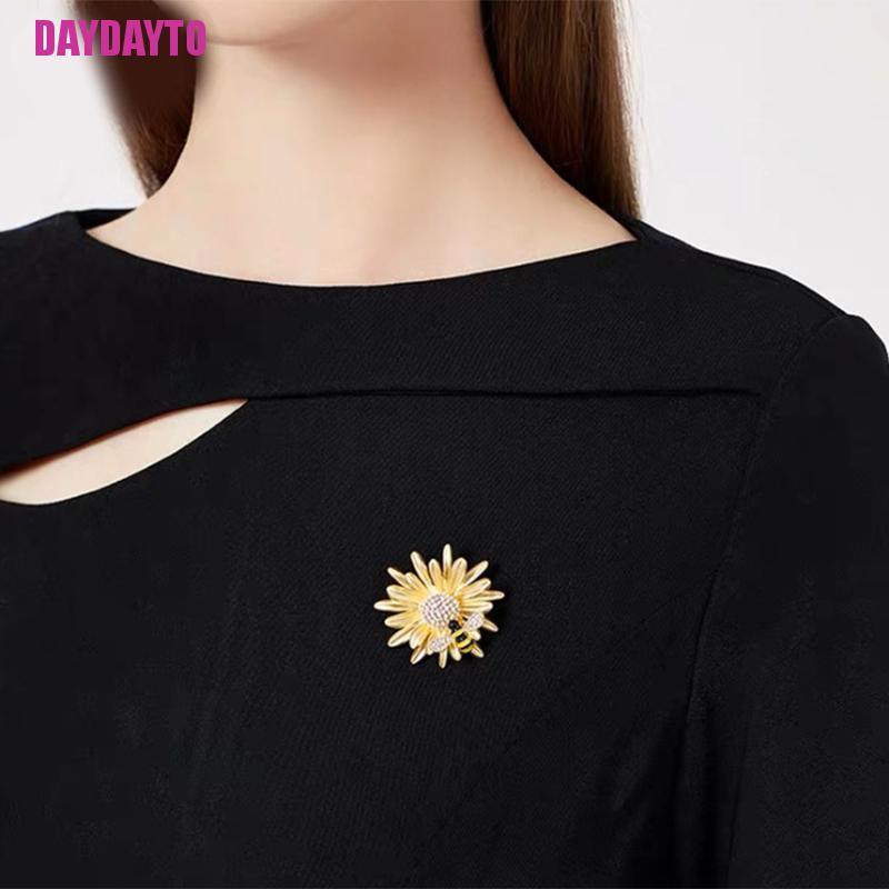 Ghim cài áo hình hoa cúc và chú ong nhỏ xinh thời trang