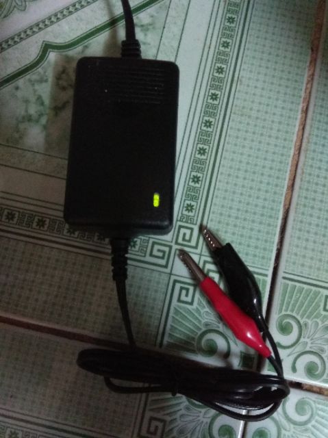 SẠC BÌNH ĐIỆN 6V  TỰ NGẮT KHI ĐẦY