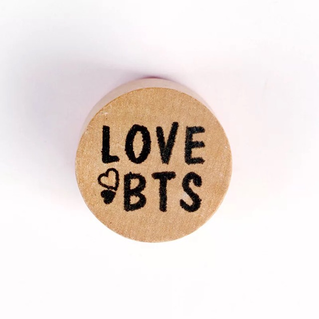 Con dấu BTS BOMB LOVE BTS