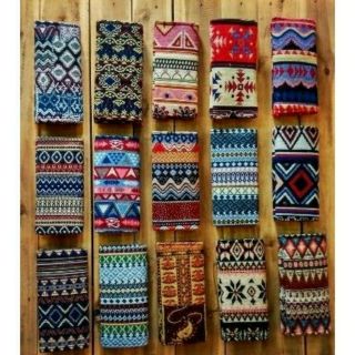 (Sale sốc) Ví cầm tay thổ cẩm đẹp