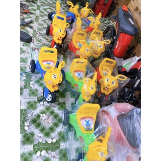 XE BA BÁNH THỔI THỎ