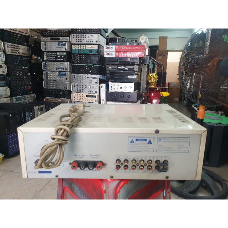 Ampli Tiến đạt Av 2001D