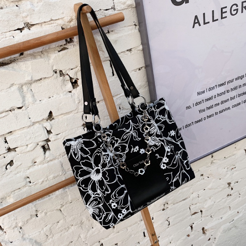 Túi Xách Vải canvas Cỡ Lớn Phối Dây Xích Đeo Vai Cá Tính Cho Nữ