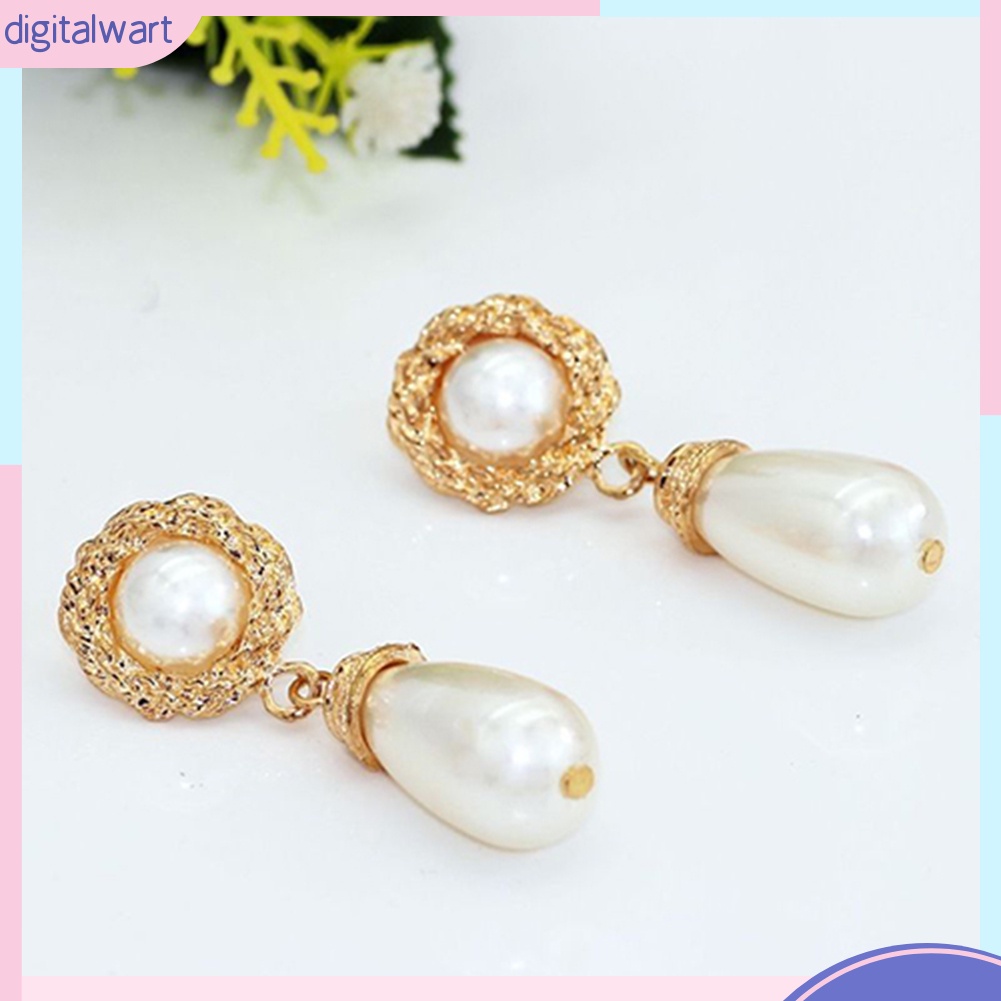 Cặp khuyên tai tròn mạ vàng thiết kế hình giọt nước đính hạt ngọc xinh xắn cá tính dành cho nữ