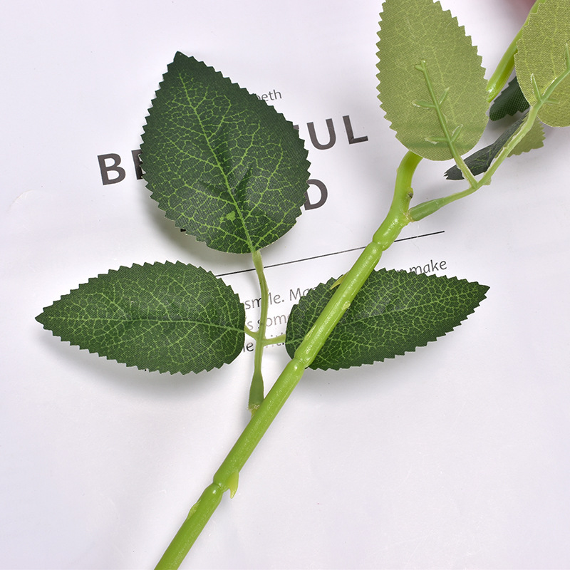 Bó Hoa Hồng Giả Trang Trí Tiệc Cưới