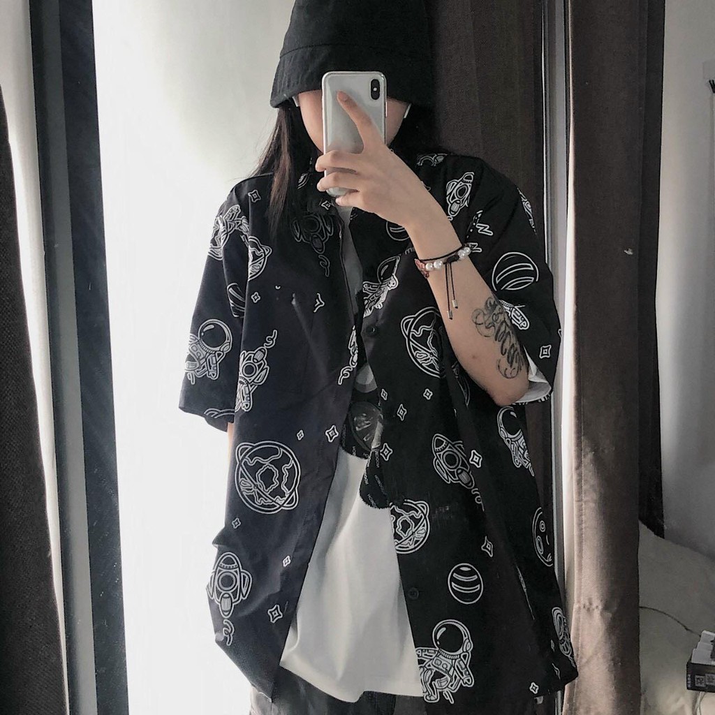 Áo sơ mi unisex chiffon tay ngắn hoạ tiết hoạt hình người ngoài hành tinh thời trang ngày thường cá tính vải mềm mịn tho | BigBuy360 - bigbuy360.vn