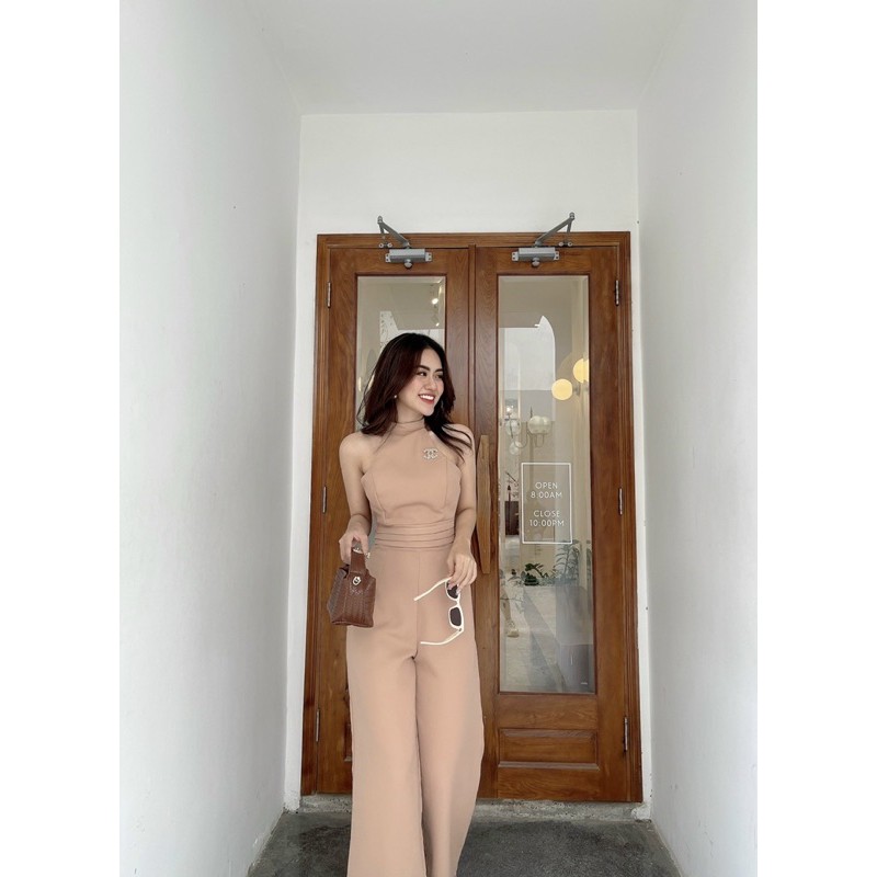 Jumpsuit hở lưng ống suông
