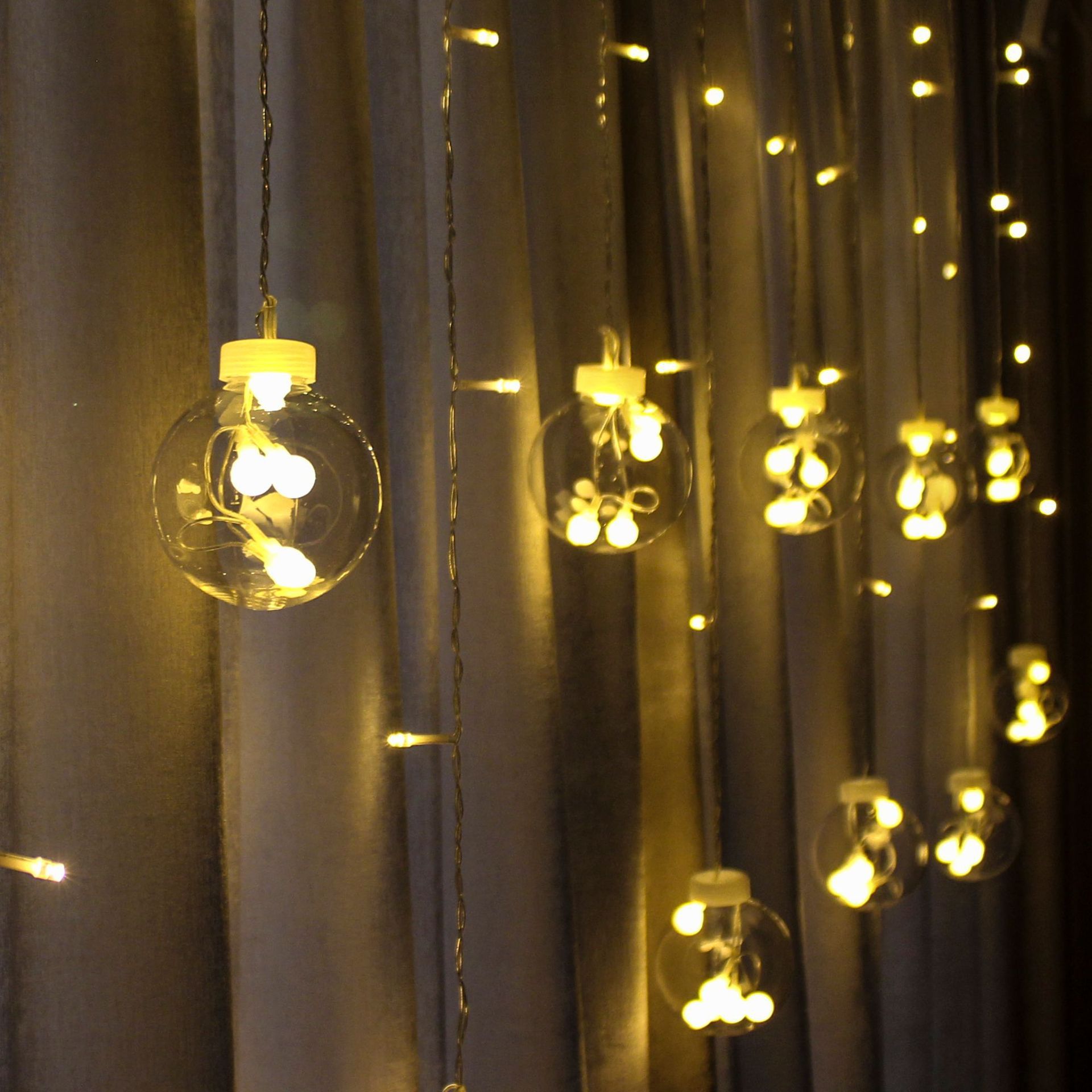 Dây Đèn Led Bóng Tròn Trang Trí Rèm Cửa