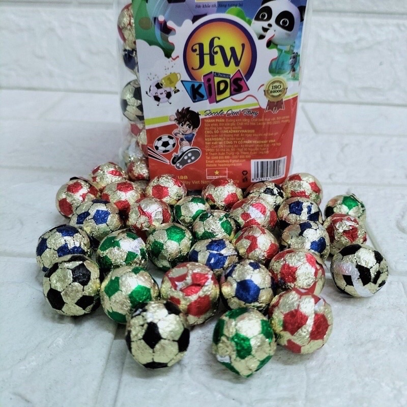 Lọ kẹo socola bi hình quả bóng