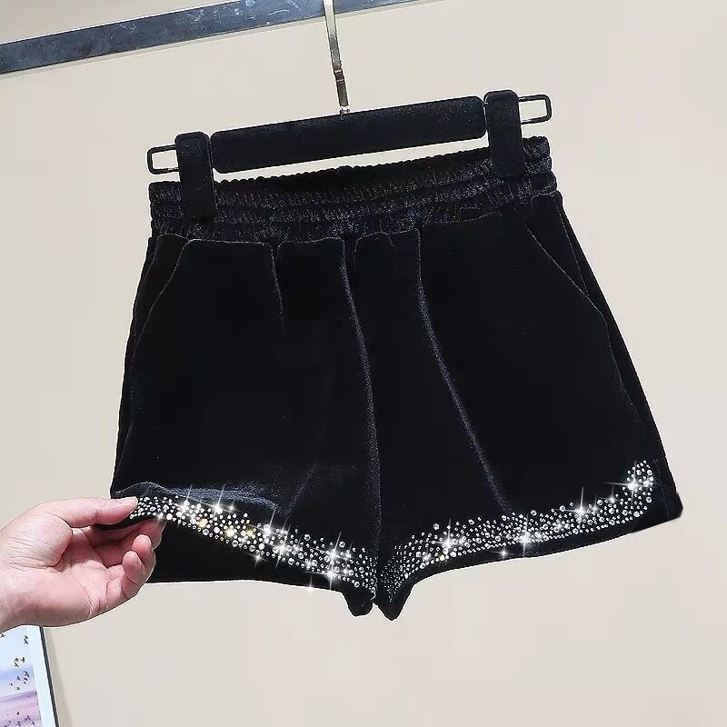 Quần Short Nhung Dày Dáng Rộng Lưng Cao Màu Đen Có Size Lớn Phong Cách Mới Mùa Thu Đông Dễ Phối Đồ Cho Nữ