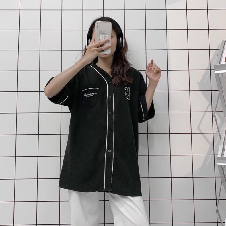 [RẺ VÔ ĐỊCH] Sơ mi nẹp mí chạy viền hình thêu thỏ trước ngực tạo điểm nhấn
