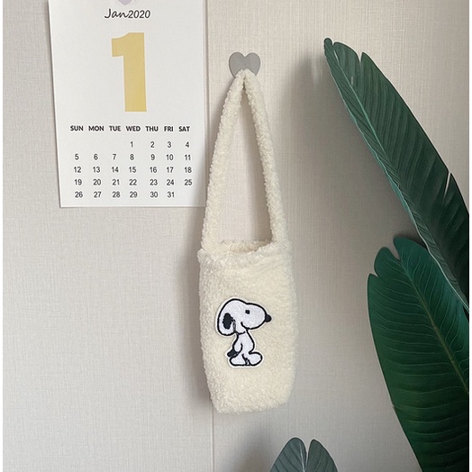 túi đựng bình nước lông hình chú chó - ngang 9cm x cao 22cm