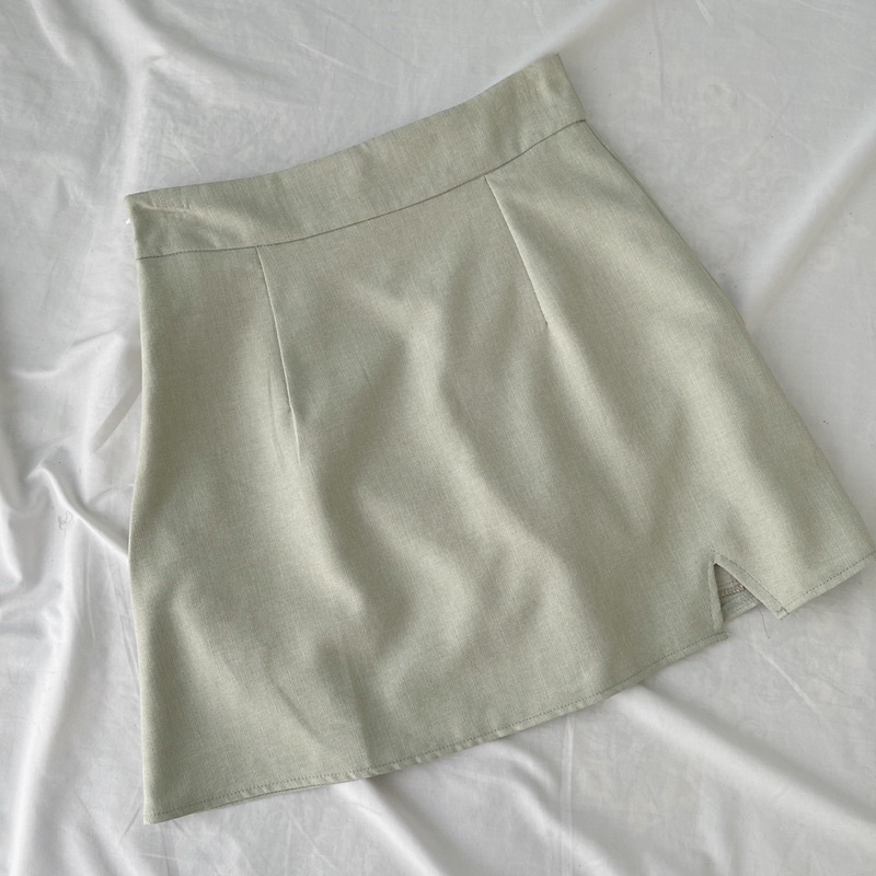 chân váy ngắn xẻ nhiều màu | BigBuy360 - bigbuy360.vn