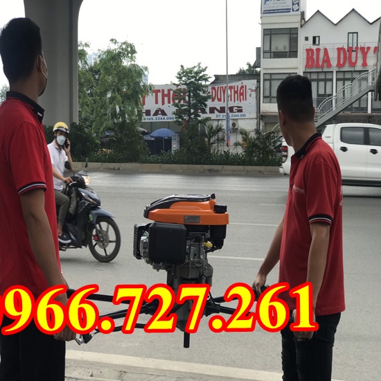 Thanh lý Máy khoan đất Okasu 7HP khoan lỗ đặt trụ cột điện, trồng cây