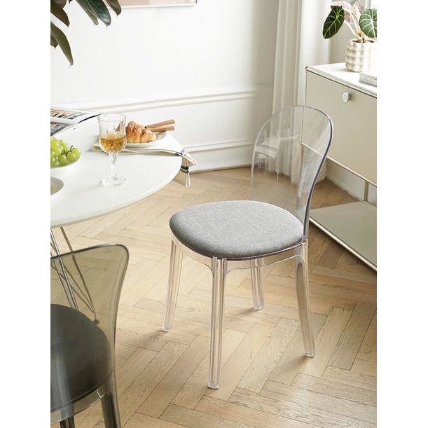 Ghế phòng ăn tựa lưng acrylic Murano Vanity Chair 2 màu phong cách Bắc Âu