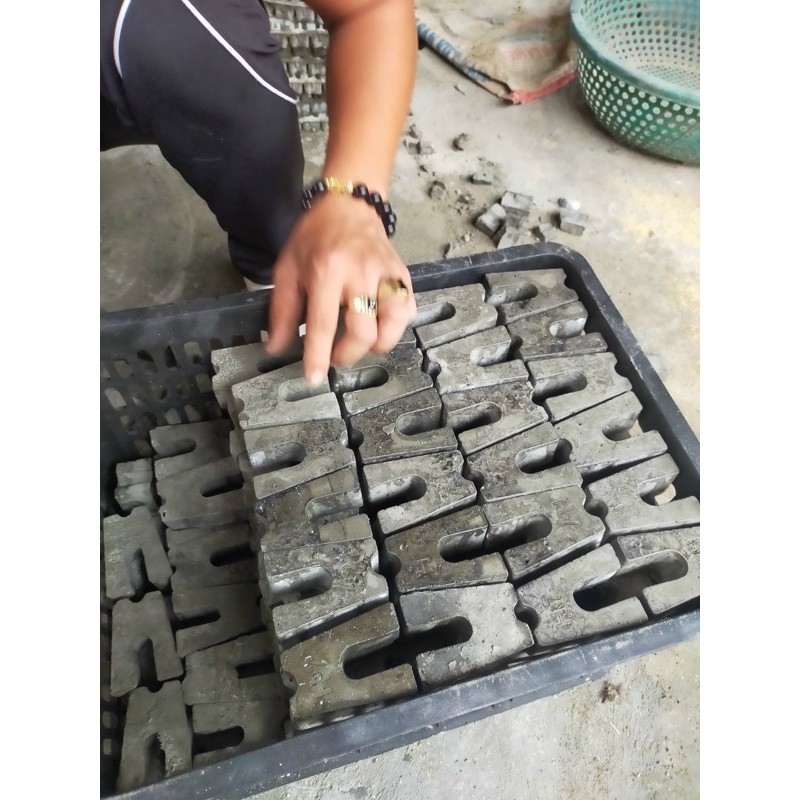 🌻⭐ 🌻⭐Khuôn đúc con kê bê tông, khuôn đúc cục kê bê tông H8, kích thước 80mm