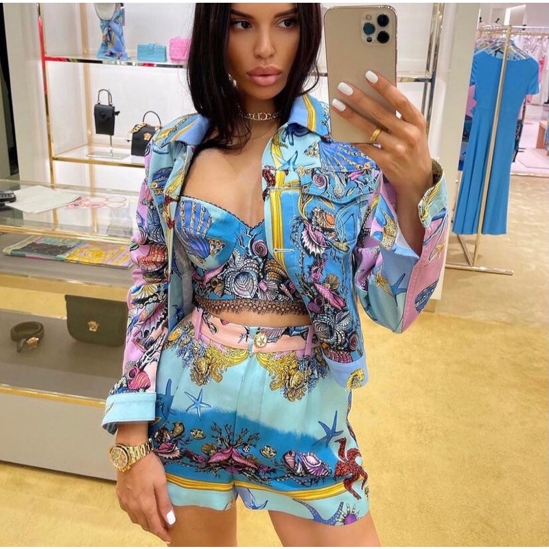 Áo khoác denim dài tay thương hiệu thời trang cao cấp Versace hoạ tiết sao biển phong cách retro