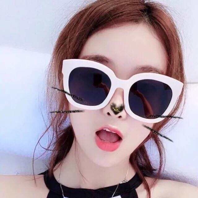 Kính mặt vuông