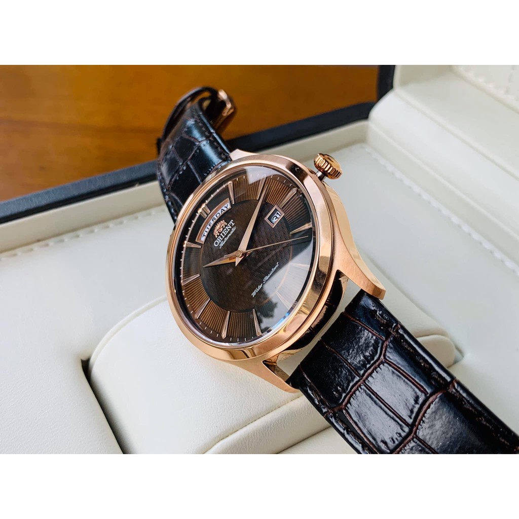 Đồng hồ nam Orient Automatic FEV0V002TH - Quyến rũ và bí ẩn cùng tông màu cafe