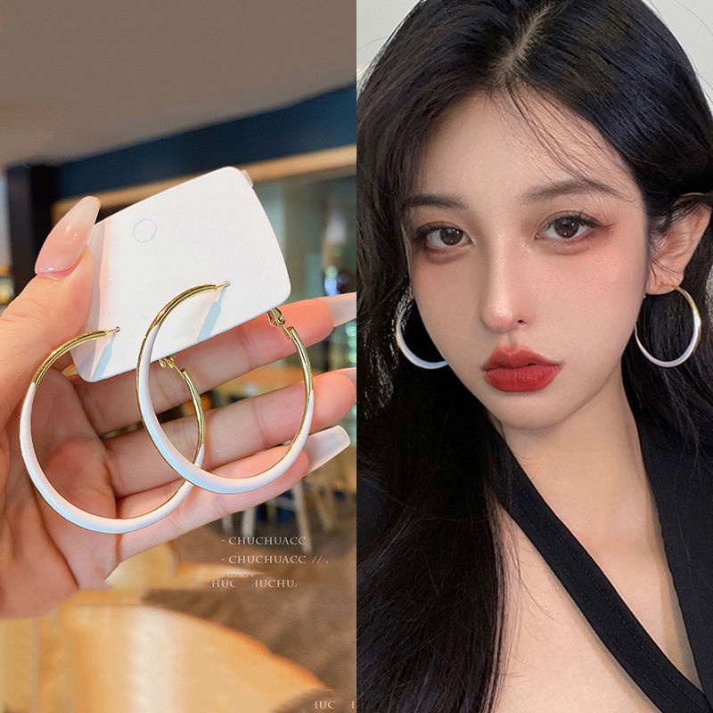 Khuyên Tai Hình Tròn To Phong Cách Pháp Thời Trang 2022 Mới Cho Nữ