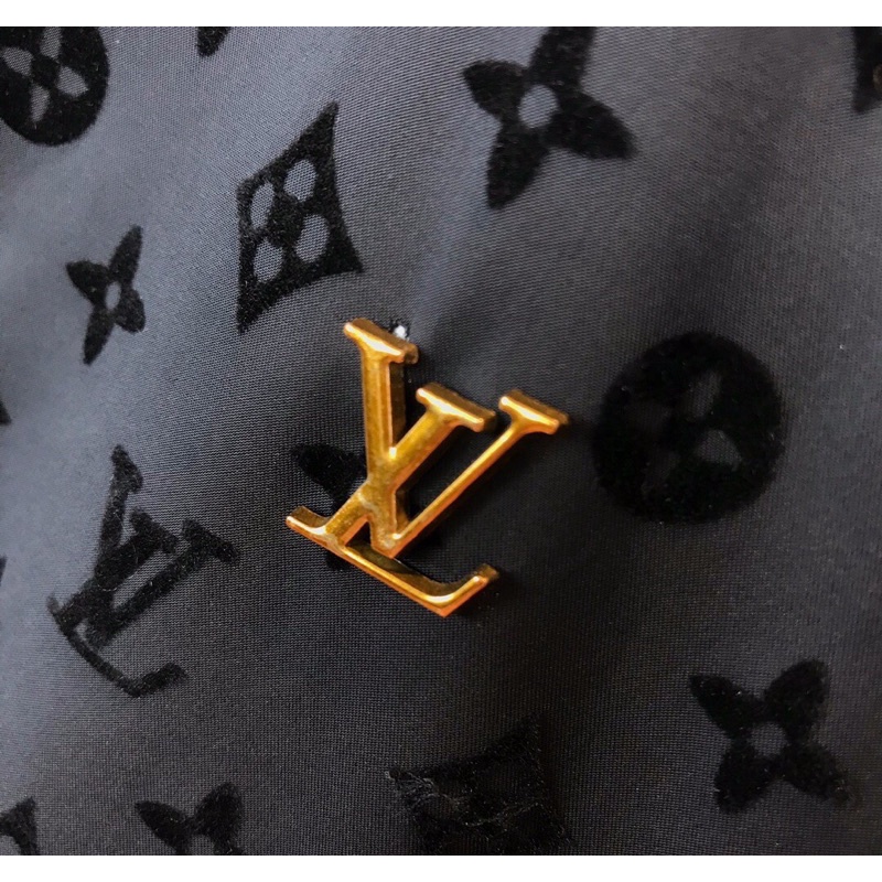 Áo khoác gió nam thương hiệu Louis Vuitton LV bản dày hoạ tiết logo
