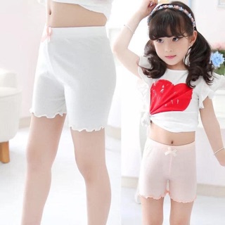 Chip đùi bé gái
