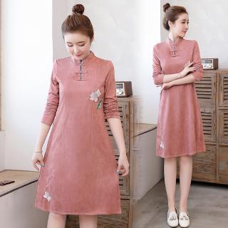 Đầm dài thêu hoa phong cách Trung Hoa