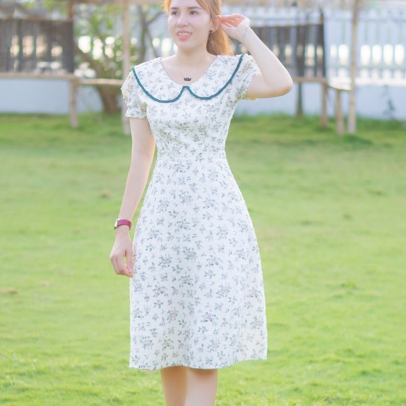 Đầm mẹ và bé BNSTYLE váy màu kem họa tiết hoa cổ sen pha viền xanh MB48