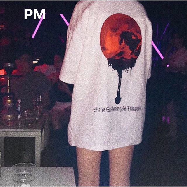 Áo phông mặt trời máu