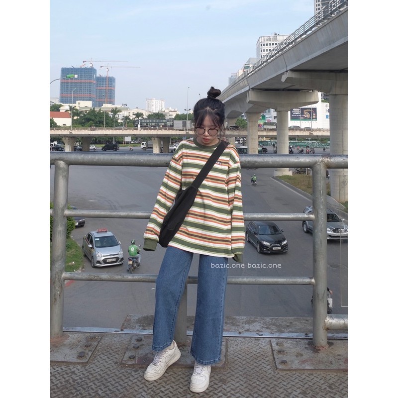 Quần jeans ống rộng cạp cao