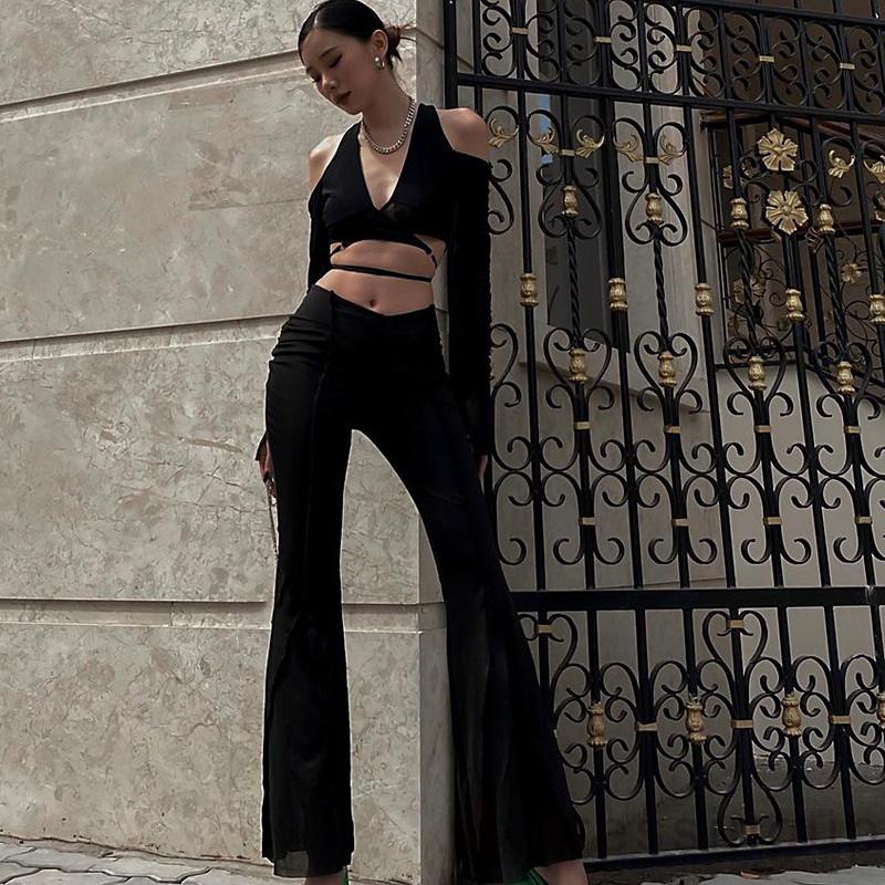 Áo Croptop Tay Dài Cổ Chữ V Màu Sắc Trơn Thiết Kế Dây Đan Chéo Sành Điệu