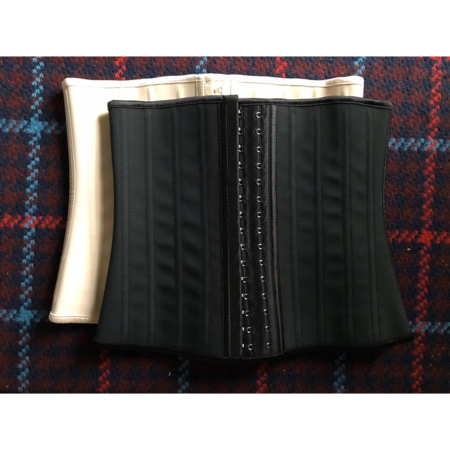 Latex corset chuẩn