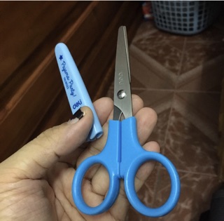 Kéo thủ công có nắp