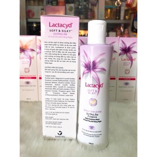 Dung dịch vệ sinh phụ nữ Lactacyd tím chai 250ml { Mẫu Mới Không Vỏ }