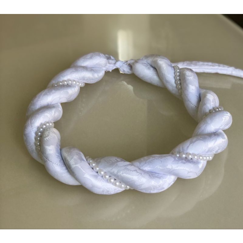 Mấn đội đầu cô dâu chạy 1 dây ngọctrai, mấn đơn giản, mấn cách tân, mấn đội đầu áo dài