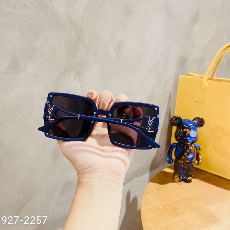 Kính Hiệu Vuông Tràn Viền Chữ YSL. Hot Trendy Mẫu Mới