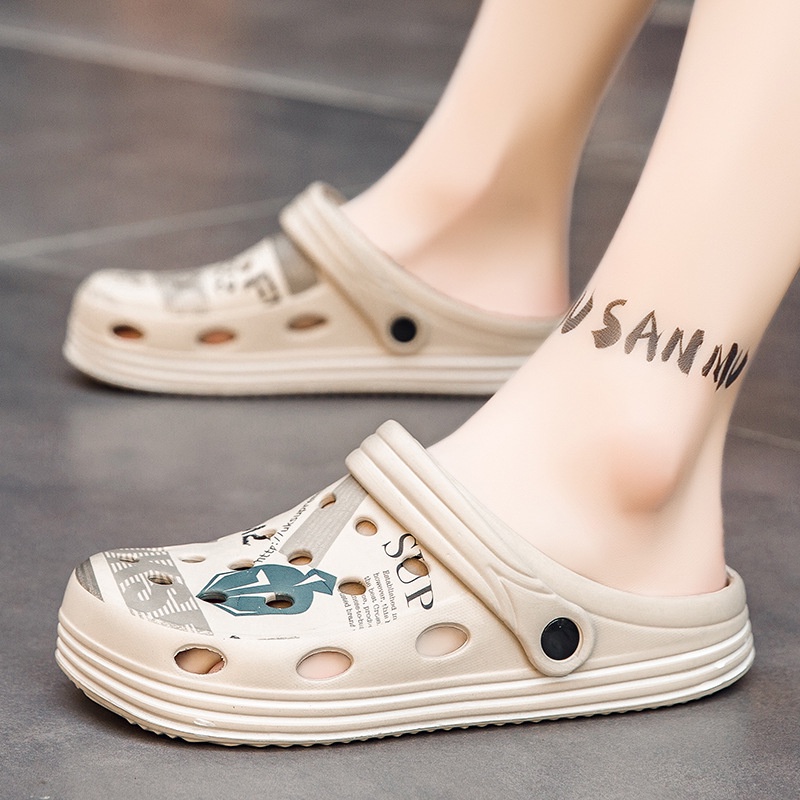 Dép Sandal Thiết Kế Đục Lỗ Thoáng Khí Siêu Nhẹ Thời Trang Đi Biển Cho Nam RKC250