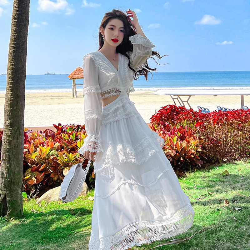 Đầm trắng xếp tầng