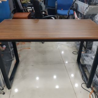 Bàn Làm Việc Chân U