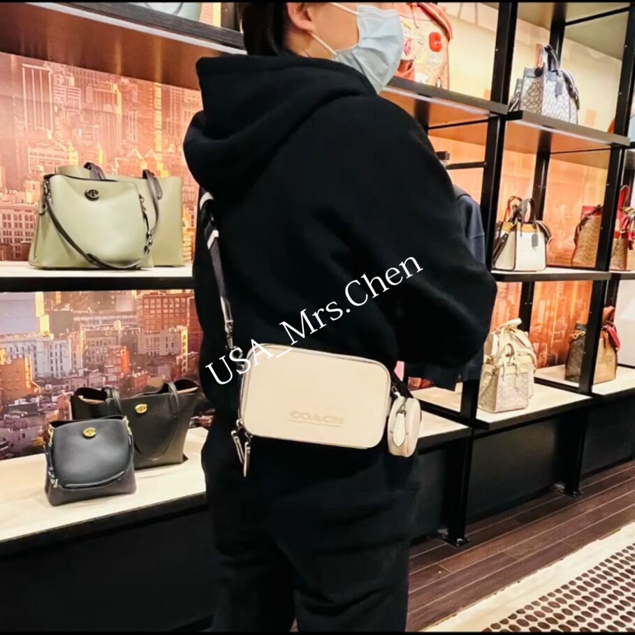 Túi đeo vai huy hiệu COACH Charter Canvas, Túi vuông