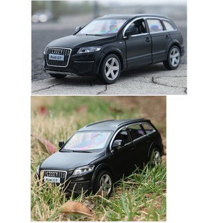 Xe mô hình ô tô Audi Q7 tỉ lệ 1:36 xe bằng sắt chạy cót mở 2 cửa xe