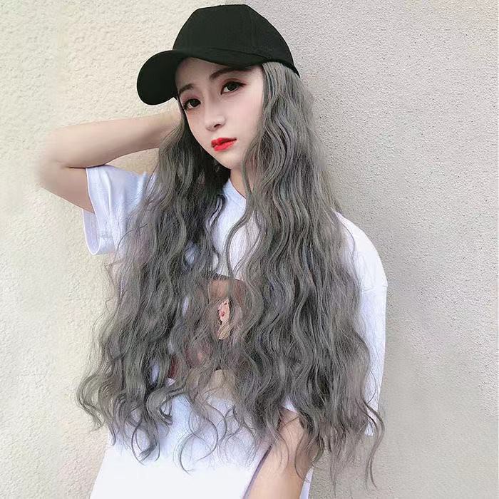 Tóc giả xoăn dài phối mũ lưỡi trai màu lì hợp thời trang
